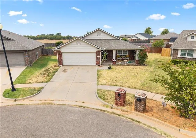 Photo 3 of Single family home for sale at 13333 Sw 3Rd St, Yukon, OK 73099 | MLS# 1246607 | Listing updated on 2026-09-17