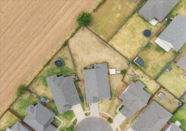 Photo 4 of Single family home for sale at 13333 Sw 3Rd St, Yukon, OK 73099 | MLS# 1246607 | Listing updated on 2026-09-17