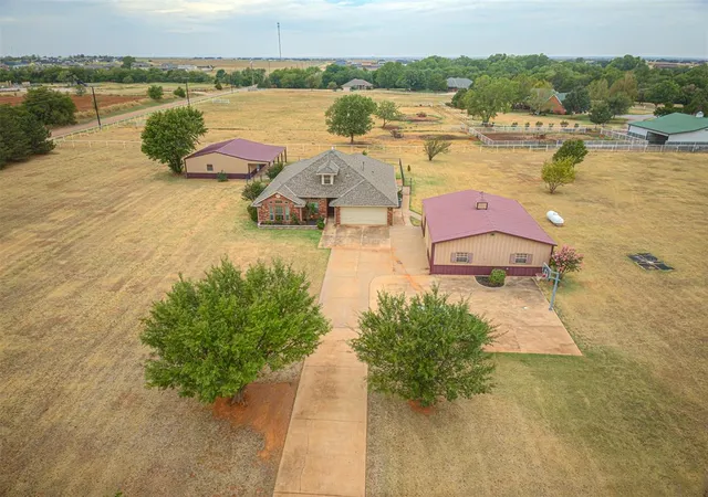 Photo 2 of Sale Pending at 1609 Cedar Ridge Dr, Cashion, OK 73016 | MLS# 1246613 | Listing updated on 2026-09-04