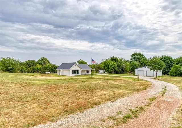 Photo 3 of Single family home for sale at 22355 Davis Dr, Earlsboro, OK 74840 | MLS# 1246615 | Listing updated on 2026-08-28
