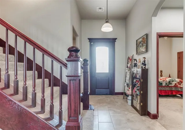 Photo 4 of Single family home for sale at 401 Carlow Wy, Yukon, OK 73099 | MLS# 1246627 | Listing updated on 2026-09-12