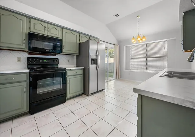 Photo 3 of Single family home for sale at 2429 Glen Oaks Dr, Norman, OK 73071 | MLS# 1246631 | Listing updated on 2026-09-01