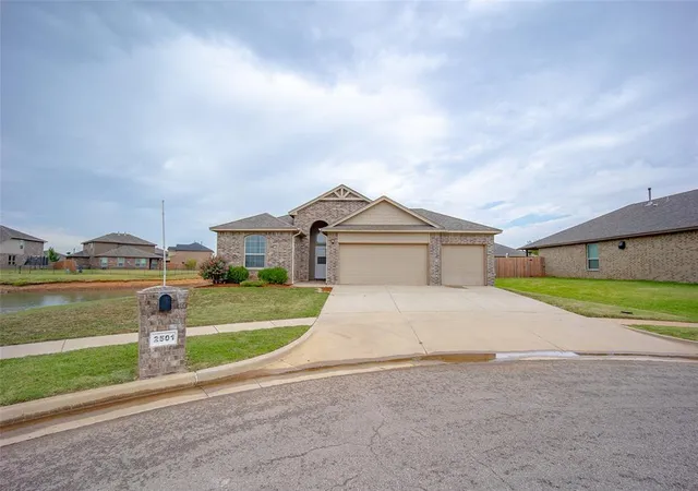 Photo 3 of Single family home for sale at 2501 Colby Ct, Yukon, OK 73099 | MLS# 1246638 | Listing updated on 2026-08-28