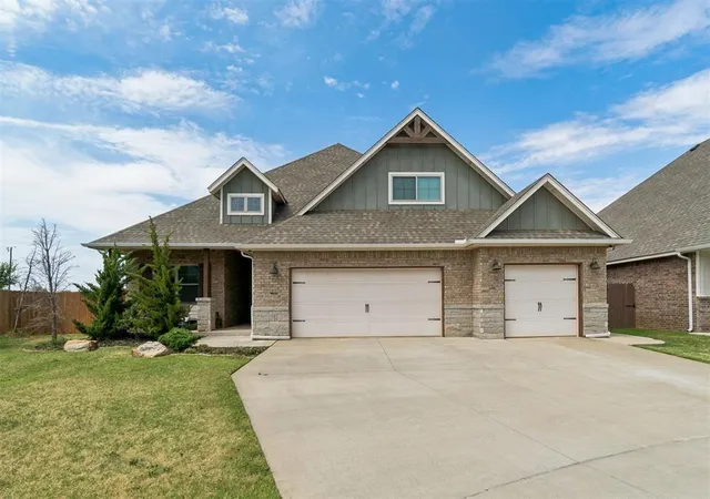 Photo 2 of Single family home for sale at 14101 Village Creek Wy, Piedmont, OK 73078 | MLS# 1246645 | Listing updated on 2026-10-07