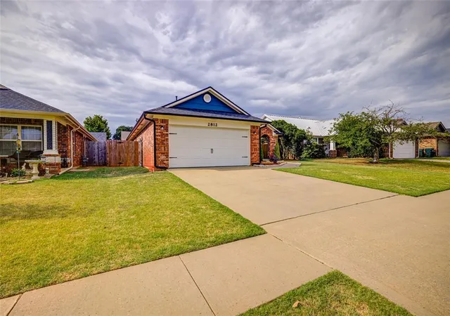 Photo 2 of Single family home for sale at 2812 Edgemere Dr, Norman, OK 73071 | MLS# 1246646 | Listing updated on 2026-09-15