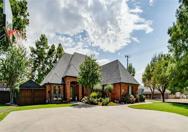 Photo 2 of Single family home for sale at 7710 Nw 36th Street, Bethany, OK 73008 | MLS# 1246663 | Listing updated on 2026-09-02