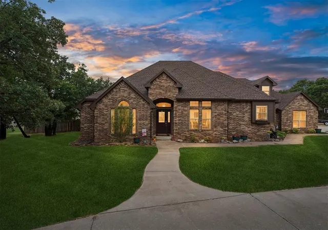 Photo 1 of Single family home for sale at 825 Liveoak Ln, Blanchard, OK 73010 | MLS# 1246667 | Listing updated on 2026-09-22