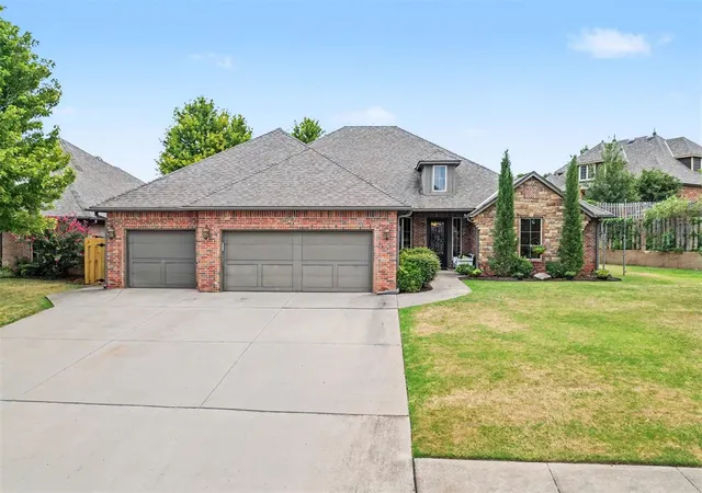 Photo 1 of Single family home for sale at 3124 Spyglass Hill Rd, Edmond, OK 73034 | MLS# 1246669 | Listing updated on 2026-09-01
