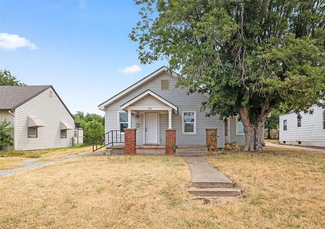 Photo 1 of Single family home for sale at 917 S Reno Ave, El Reno, OK 73036 | MLS# 1246670 | Listing updated on 2026-09-04