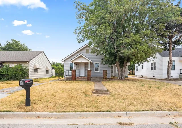 Photo 3 of Single family home for sale at 917 S Reno Ave, El Reno, OK 73036 | MLS# 1246670 | Listing updated on 2026-09-04