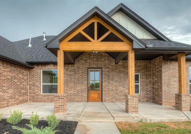 Photo 2 of Single family home for sale at 1928 Valerie's Dr, Guthrie, OK 73044 | MLS# 1246671 | Listing updated on 2026-08-29