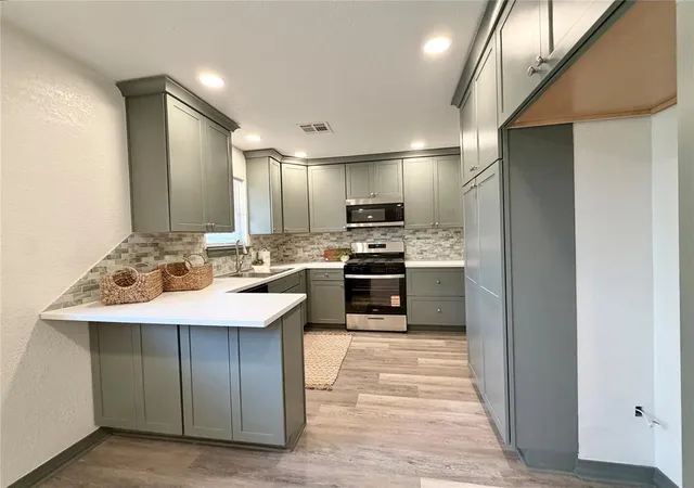 Photo 3 of Sale Pending at 9 Rock Hollow Rd, Shawnee, OK 74804 | MLS# 1246678 | Listing updated on 2026-08-31