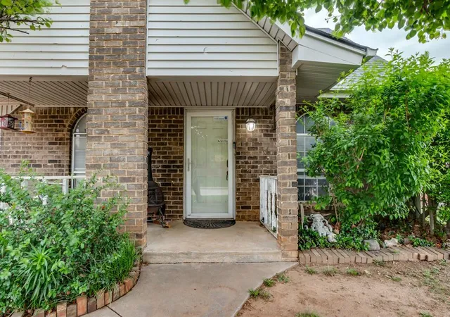 17th image of 611 Linda Ln, Yukon, OK 73099 | MLS# 1246682