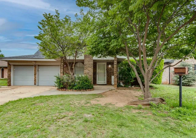 2nd image of 611 Linda Ln, Yukon, OK 73099 | MLS# 1246682