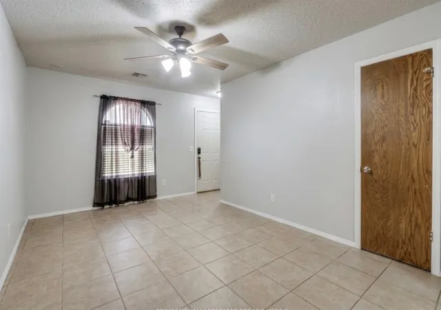 Photo 3 of Single family home for sale at 611 Linda Ln, Yukon, OK 73099 | MLS# 1246682 | Listing updated on 2026-10-05