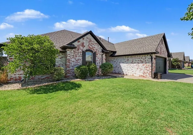 Photo 3 of Single family home for sale at 1212 Northridge Blvd, Altus, OK 73521 | MLS# 1246686 | Listing updated on 2026-08-29