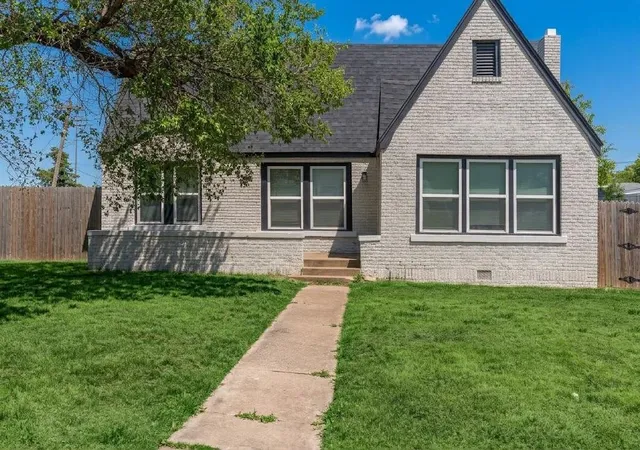 Photo 3 of Single family home for sale at 701 Ne 24th St, Oklahoma City, OK 73105 | MLS# 1246699 | Listing updated on 2026-10-01