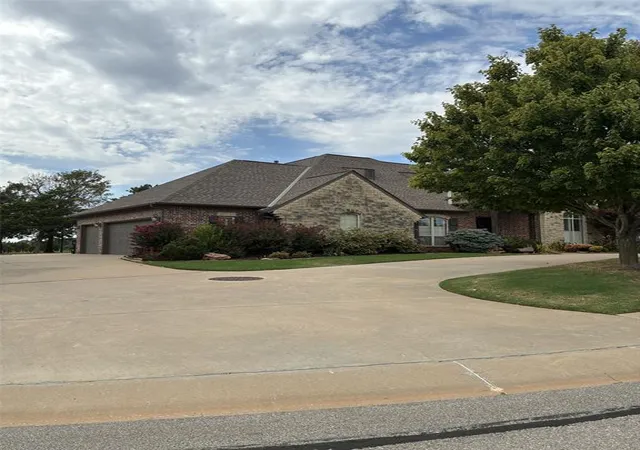 Photo 3 of Single family home for sale at 10209 Timber Valley Dr, Oklahoma City, OK 73151 | MLS# 1246701 | Listing updated on 2026-08-29