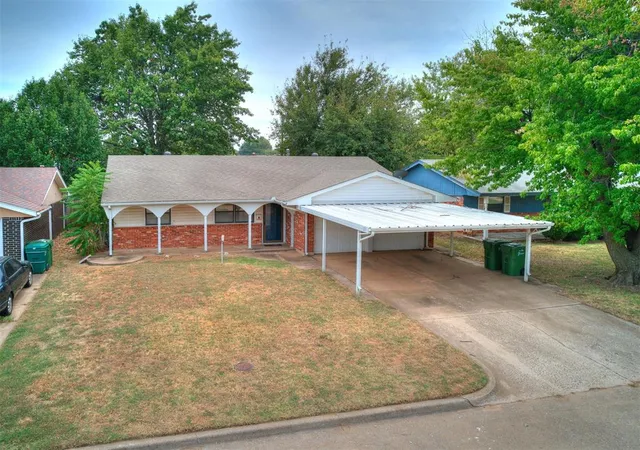 3rd image of 210 E Cherry Ave, Yukon, OK 73099 | MLS# 1246705