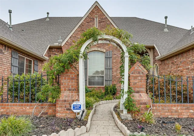 Photo 3 of Single family home for sale at 19605 Talavera Ln, Edmond, OK 73012 | MLS# 1246723 | Listing updated on 2026-08-29