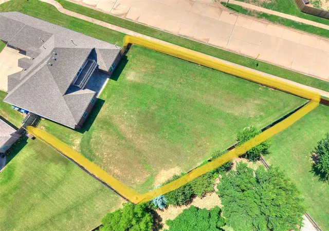 Photo 3 of Single family home for sale at 601 Summit Bnd, Norman, OK 73071 | MLS# 1246726 | Listing updated on 2026-09-02