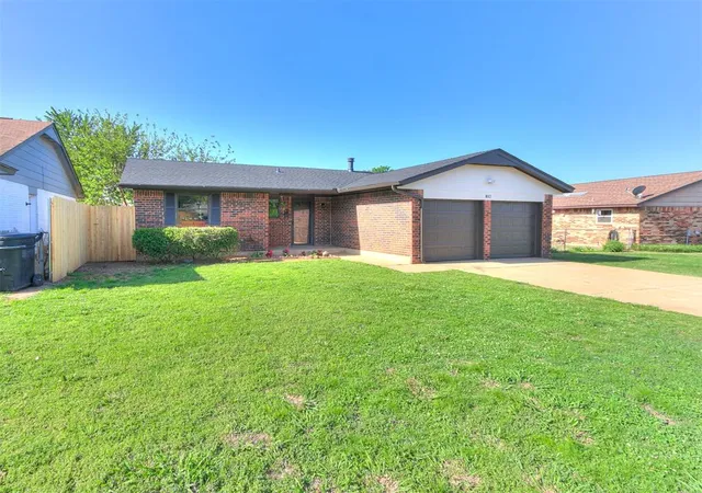 Photo 3 of Sale Pending at 1012 Hargis Ln, Moore, OK 73160 | MLS# 1246730 | Listing updated on 2026-08-31