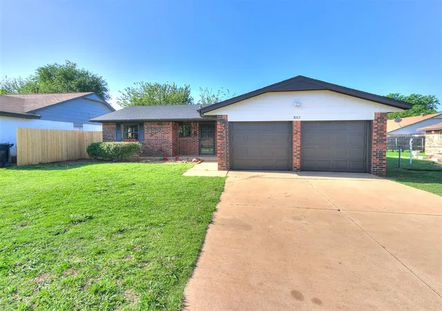 Photo 3 of Sale Pending at 1012 Hargis Ln, Moore, OK 73160 | MLS# 1246730 | Listing updated on 2026-08-31
