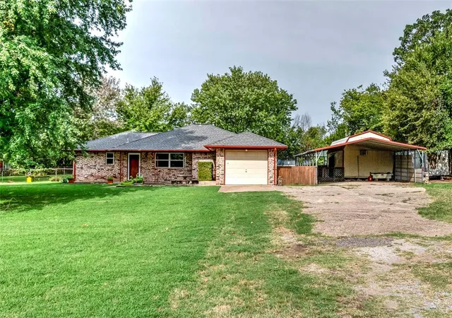 Photo 1 of Sale Pending at 121 Meadow Ln, Chandler, OK 74834 | MLS# 1246734 | Listing updated on 2026-08-31