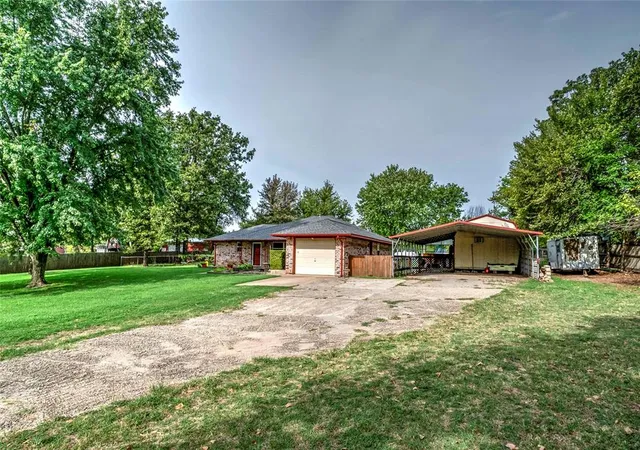 Photo 4 of Sale Pending at 121 Meadow Ln, Chandler, OK 74834 | MLS# 1246734 | Listing updated on 2026-08-31