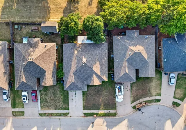 Photo 2 of Single family home for sale at 1309 Ethan Ln, Yukon, OK 73099 | MLS# 1246737 | Listing updated on 2026-10-03