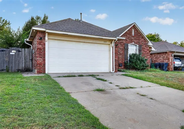 Photo 4 of Single family home for sale at 1309 Ethan Ln, Yukon, OK 73099 | MLS# 1246737 | Listing updated on 2026-10-03