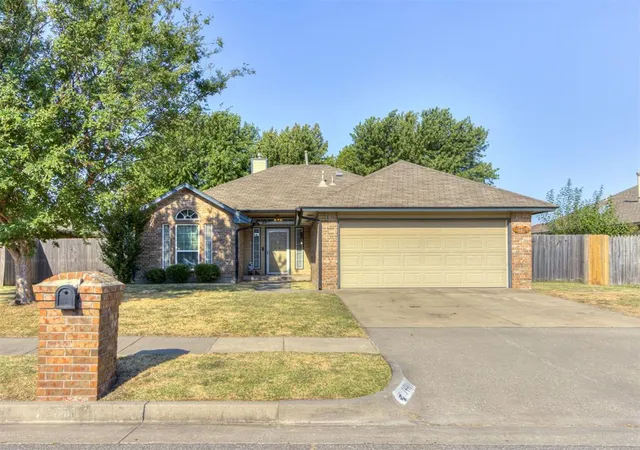 Photo 2 of Sale Pending at 14401 Harli Ln, Oklahoma City, OK 73170 | MLS# 1246741 | Listing updated on 2026-10-03