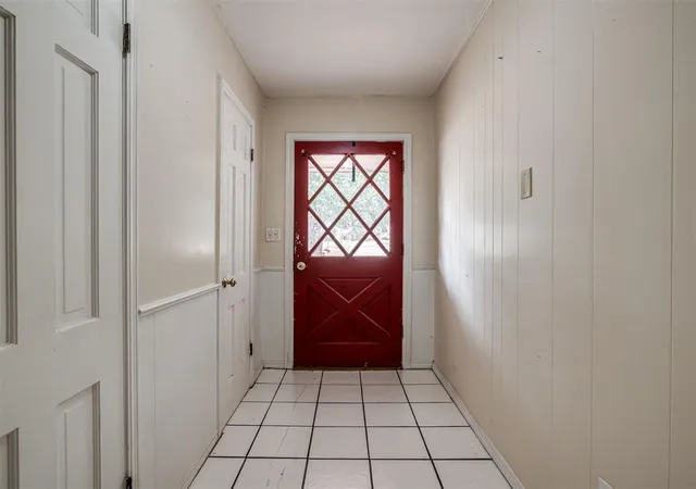 Photo 3 of Single family home for sale at 3101 Parklawn Dr, Oklahoma City, OK 73110 | MLS# 1246753 | Listing updated on 2026-08-29