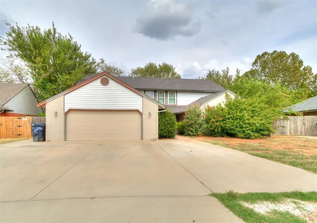 Single family home for sale at 8212 Harvest Hills South Blvd, Oklahoma City, OK 73132 | MLS# 1246761