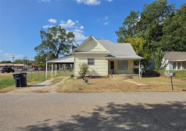Photo 1 of Sale Pending at 904 E 7th Street, Shawnee, OK 74801 | MLS# 1246765 | Listing updated on 2026-09-03