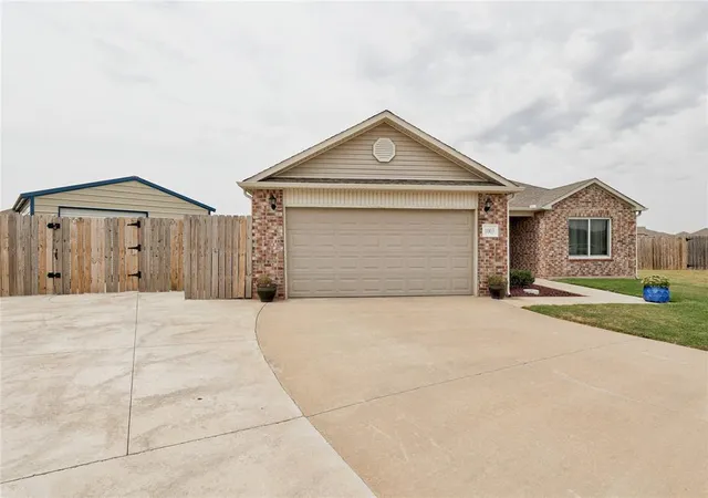 Photo 3 of Sale Pending at 1003 N Scouts Court Wy, Mustang, OK 73064 | MLS# 1246766 | Listing updated on 2026-09-15
