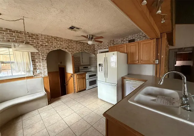 Photo 4 of Single family home for sale at 206 W 1st Street, Watonga, OK 73772 | MLS# 1246767 | Listing updated on 2026-09-22