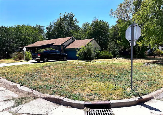 Photo 2 of Single family home for sale at 1004 Nw Laird Ave, Lawton, OK 73507 | MLS# 1246771 | Listing updated on 2026-09-12
