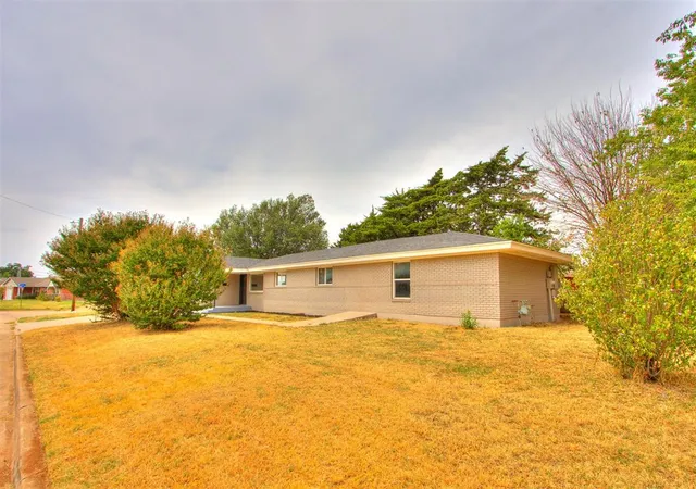 Photo 3 of Single family home for sale at 700 Butler St, Moore, OK 73160 | MLS# 1246772 | Listing updated on 2026-08-29