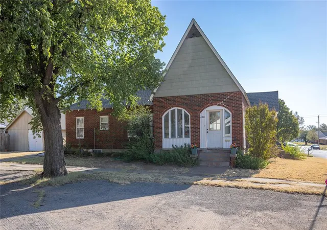 Photo 2 of Single family home for sale at 400 N State St, Weatherford, OK 73096 | MLS# 1246776 | Listing updated on 2026-09-02