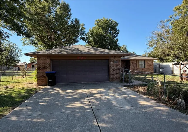 Photo 1 of Single family home for sale at 305 Sw 8th Street, Minco, OK 73059 | MLS# 1246778 | Listing updated on 2026-10-10