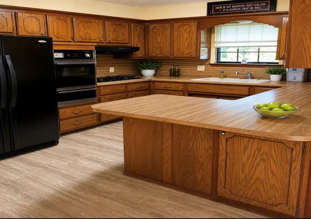 Photo 3 of Single family home for sale at 305 SW 8th Street, Minco, OK 73059 | MLS# 1246778 | Listing updated on 2026-10-07