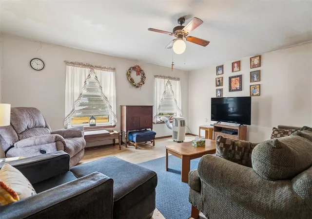 Photo 3 of Sale Pending at 1292 Cox City Rd, Rush Springs, OK 73082 | MLS# 1246780 | Listing updated on 2026-10-07