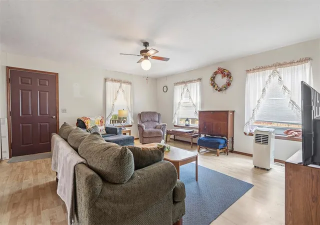 Photo 3 of Sale Pending at 1292 Cox City Rd, Rush Springs, OK 73082 | MLS# 1246780 | Listing updated on 2026-10-07