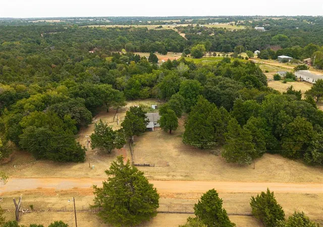 Photo 2 of Single family home for sale at 1602 One Creek Dr, Guthrie, OK 73044 | MLS# 1246782 | Listing updated on 2026-08-29