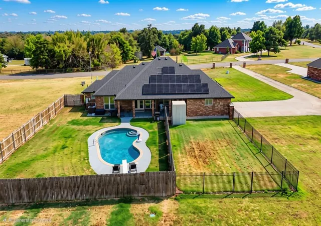 Photo 4 of Single family home for sale at 11133 Burning Oaks Dr, Oklahoma City, OK 73150 | MLS# 1246784 | Listing updated on 2026-08-29