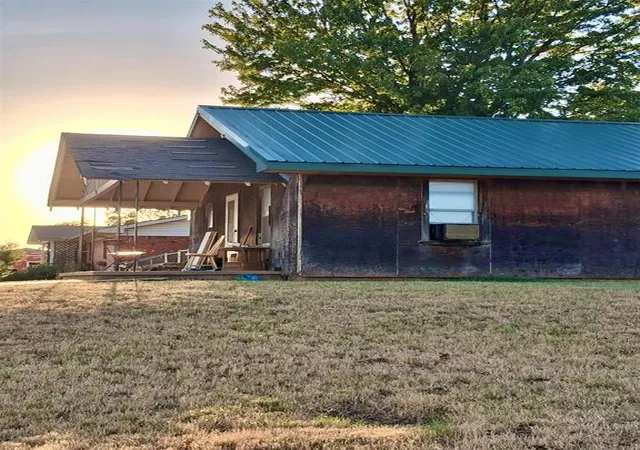 Photo 2 of Single family home for sale at 333 E 4th St, Hydro, OK 73048 | MLS# 1246791 | Listing updated on 2026-08-31
