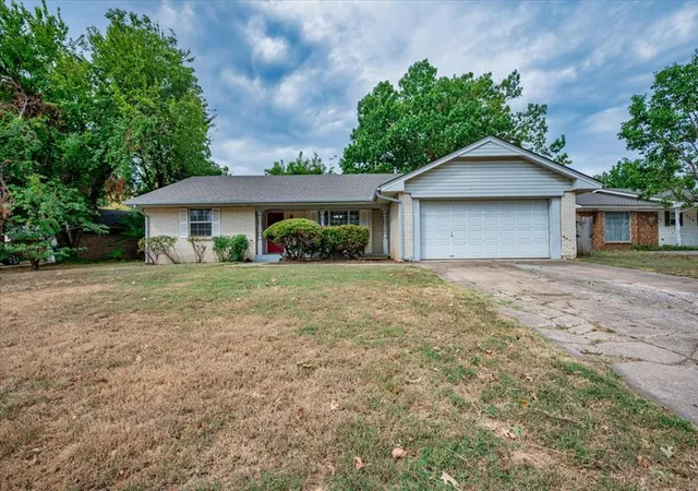 Photo 2 of Sale Pending at 332 Forest Dr, Norman, OK 73069 | MLS# 1246798 | Listing updated on 2026-10-09