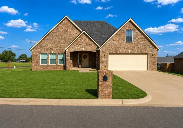 Photo 1 of Single family home for sale at 1801 Del Rio, Clinton, OK 73601 | MLS# 1246804 | Listing updated on 2026-09-05