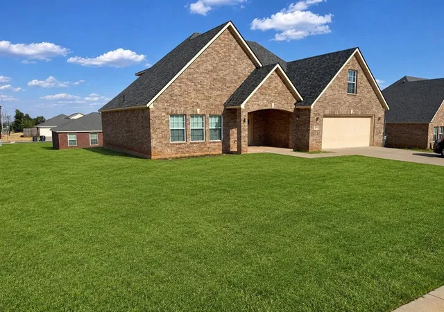 Photo 2 of Single family home for sale at 1801 Del Rio, Clinton, OK 73601 | MLS# 1246804 | Listing updated on 2026-09-05